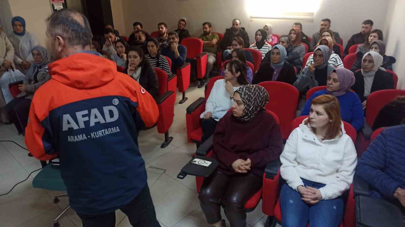 Tuşba Sağlık Müdürlüğü çalışanlarına afet eğitimi