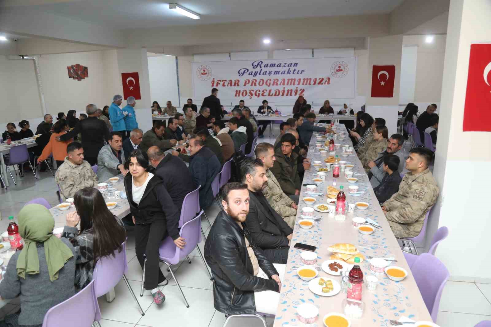 Başkale’de anlamlı iftar buluşması