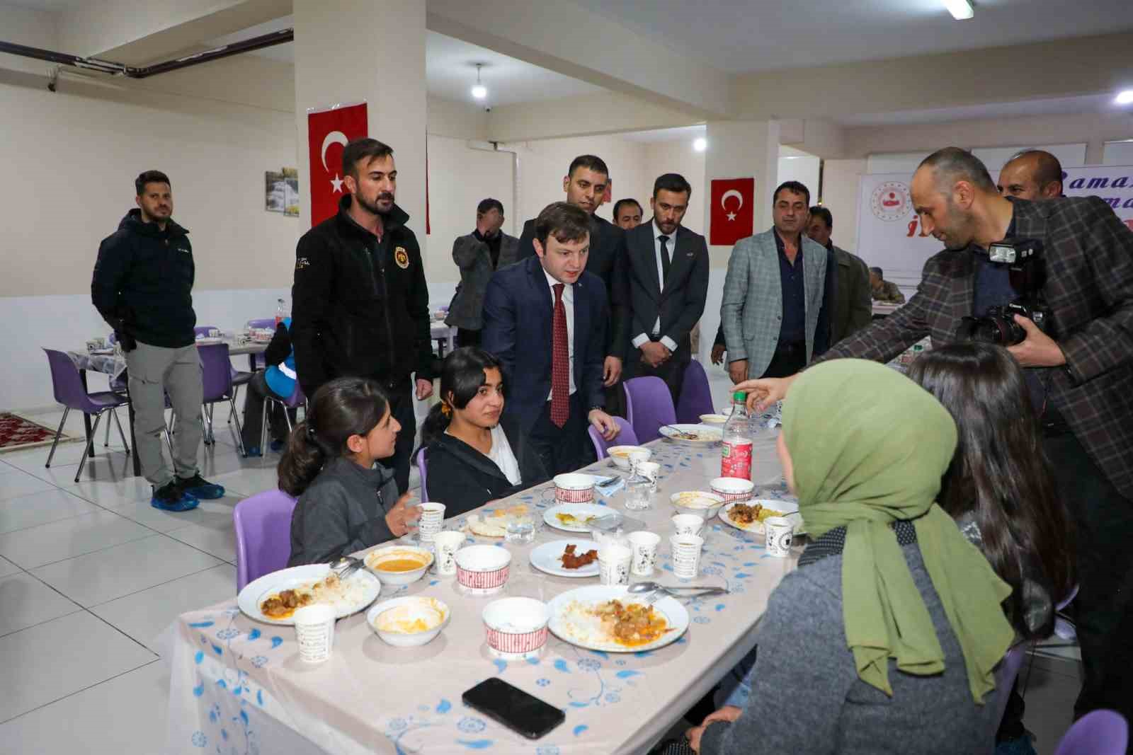 Başkale’de anlamlı iftar buluşması