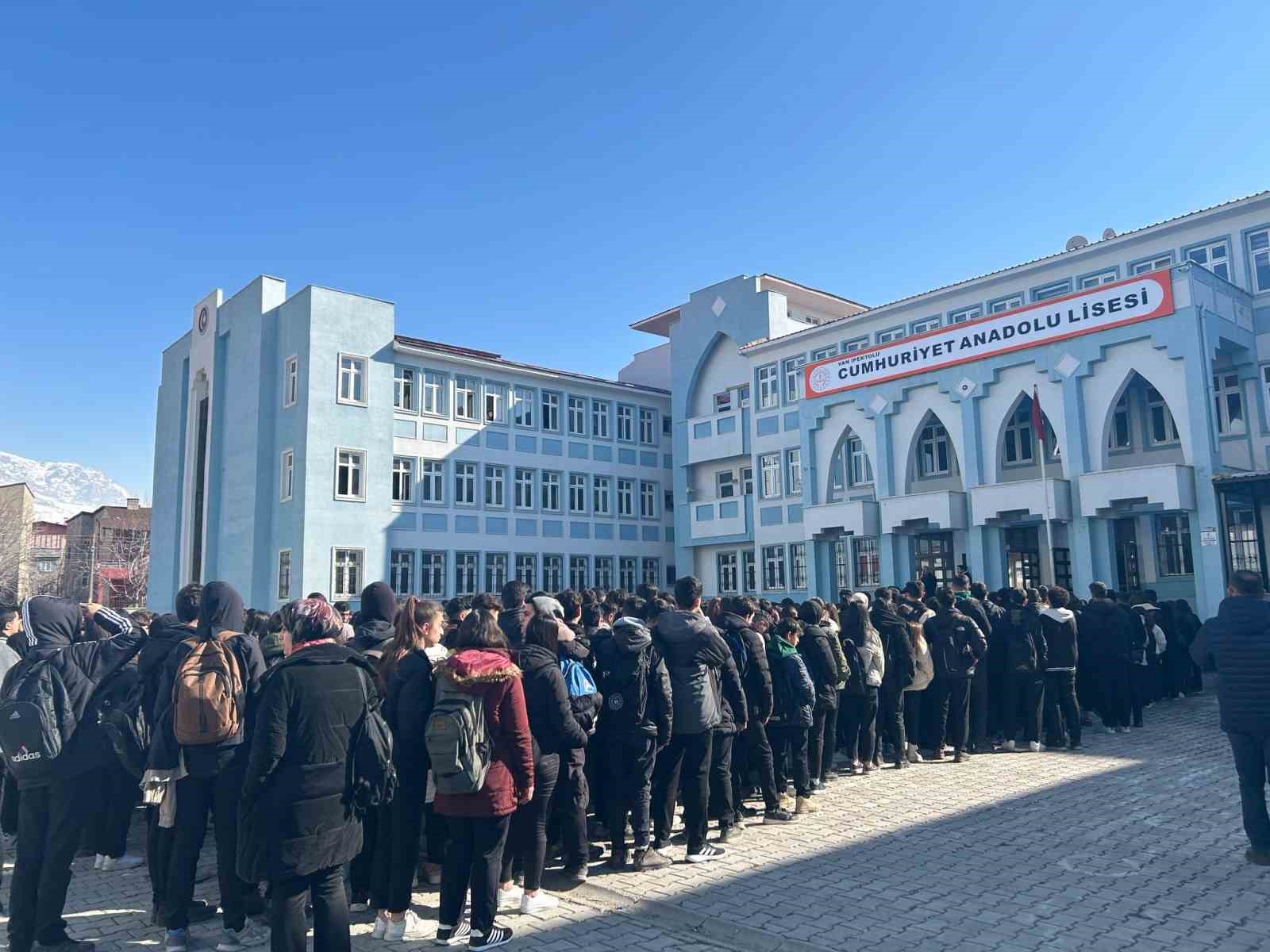 Cumhuriyet Anadolu Lisesi’nde acı kayıp: Tarih Öğretmeni Rukiye Saklı vefat etti