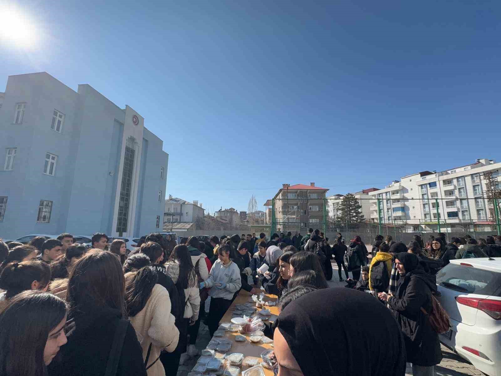 Cumhuriyet Anadolu Lisesi’nde acı kayıp: Tarih Öğretmeni Rukiye Saklı vefat etti