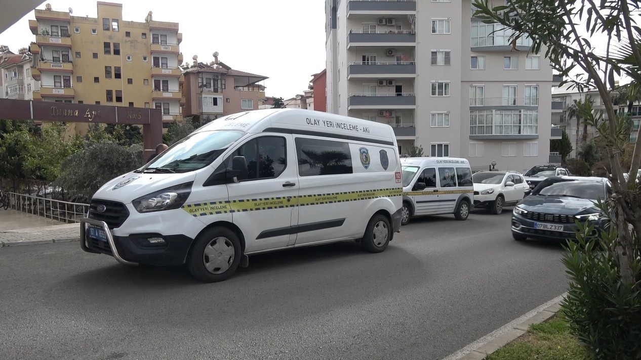 Alanya’da 4. kattan düşen kadın hayatını kaybetti